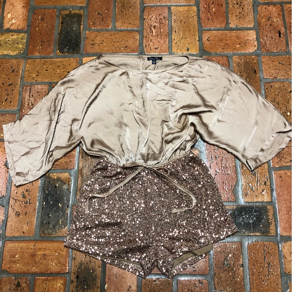 Holiday romper - Picture 1 of 6